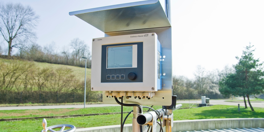 Sludge Level Sensors And Transmitters For Sedimentation Tanks Endress Hauser