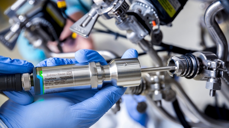 World first self-calibrating thermometer: iTHERM TrustSens World first self-calibrating thermometer: iTHERM TrustSens