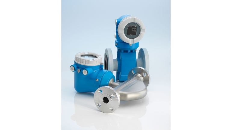 Group picture of electromagnetic flowmeter Proline Promag and Promass 10 for basic applications